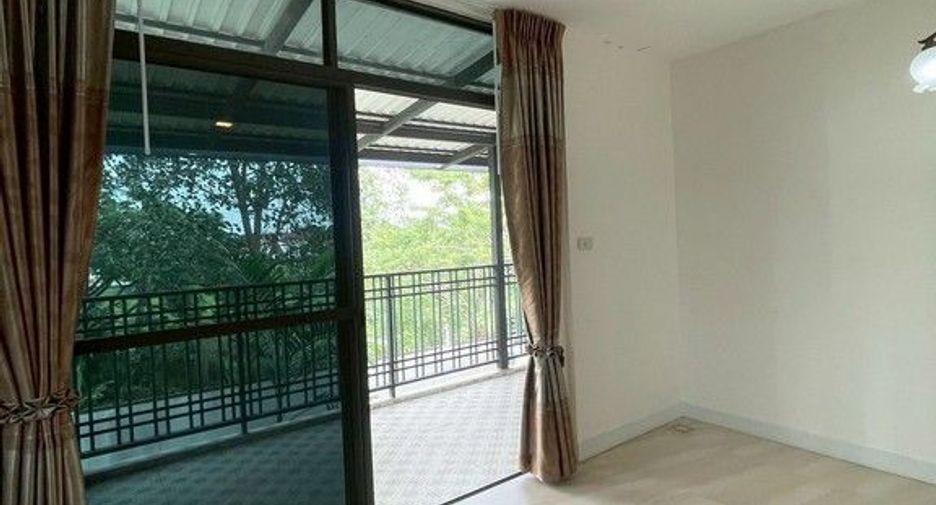 For rent 4 bedrooms house in Prawet, Bangkok