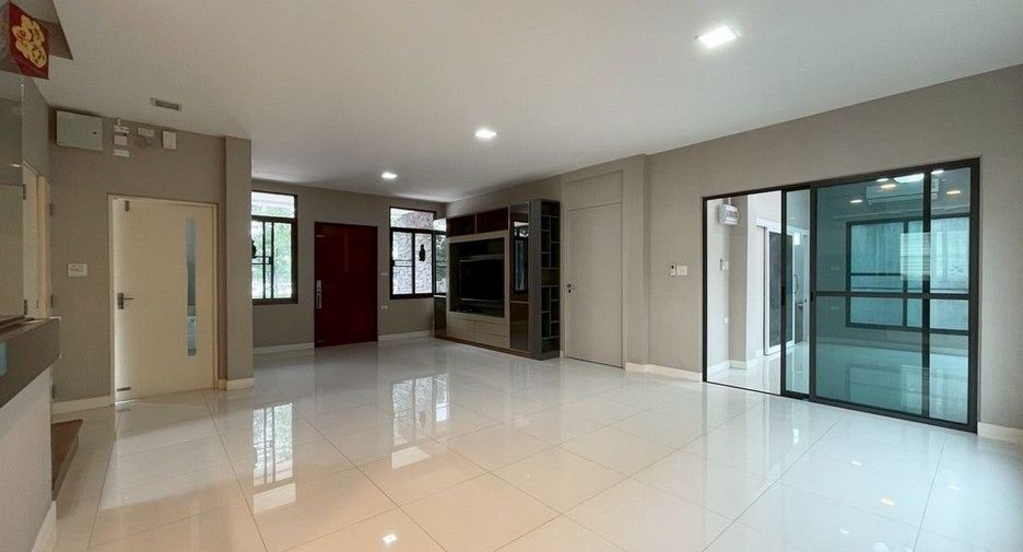 For rent 4 bedrooms house in Prawet, Bangkok