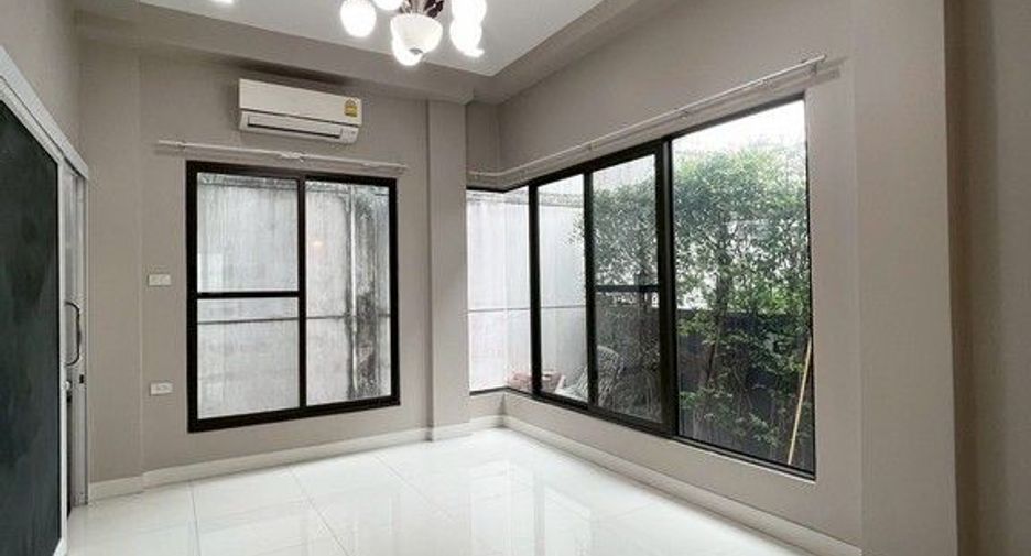 For rent 4 bedrooms house in Prawet, Bangkok