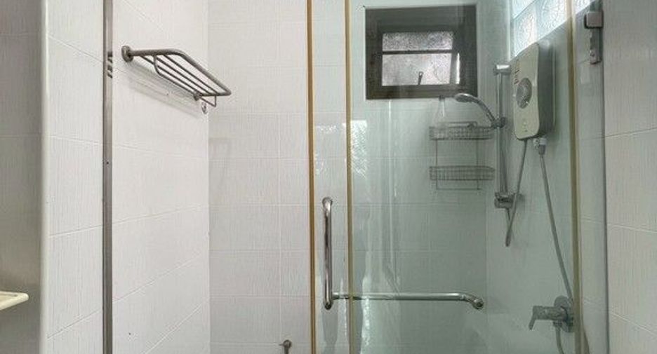 For rent 4 bedrooms house in Prawet, Bangkok