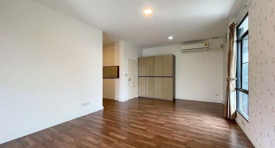 For rent 4 bedrooms house in Prawet, Bangkok