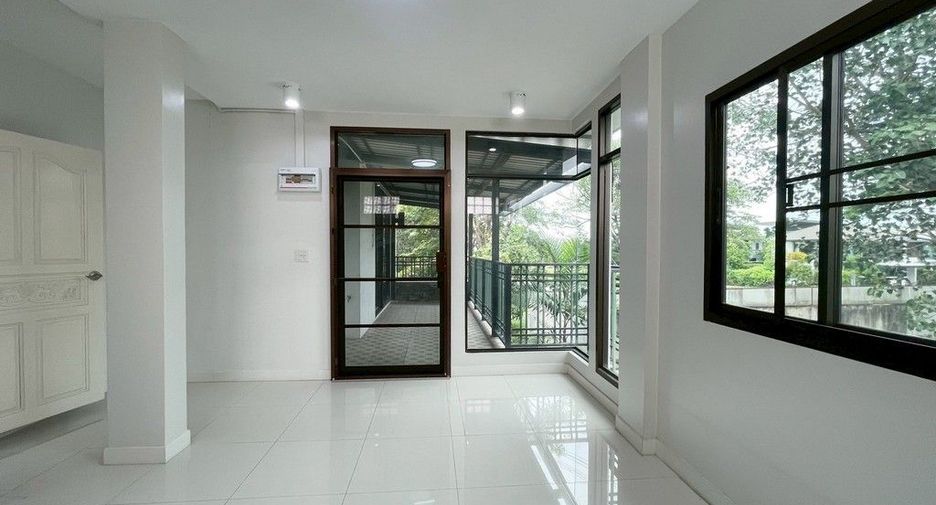 For rent 4 bedrooms house in Prawet, Bangkok