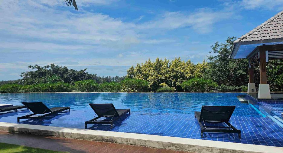 À louer 3 chambres maison à Mueang Rayong, Rayong