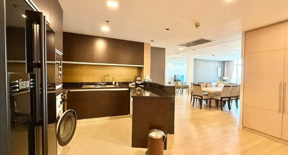 For sale 2 bedrooms condo in Sathon, Bangkok