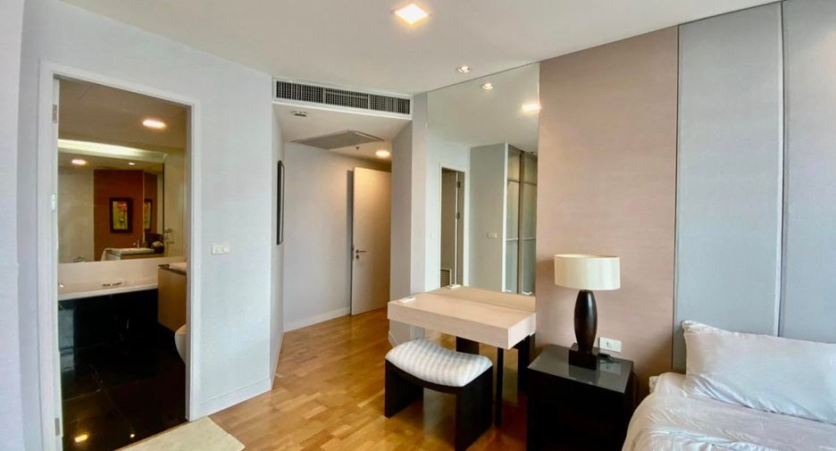 For sale 2 bedrooms condo in Sathon, Bangkok
