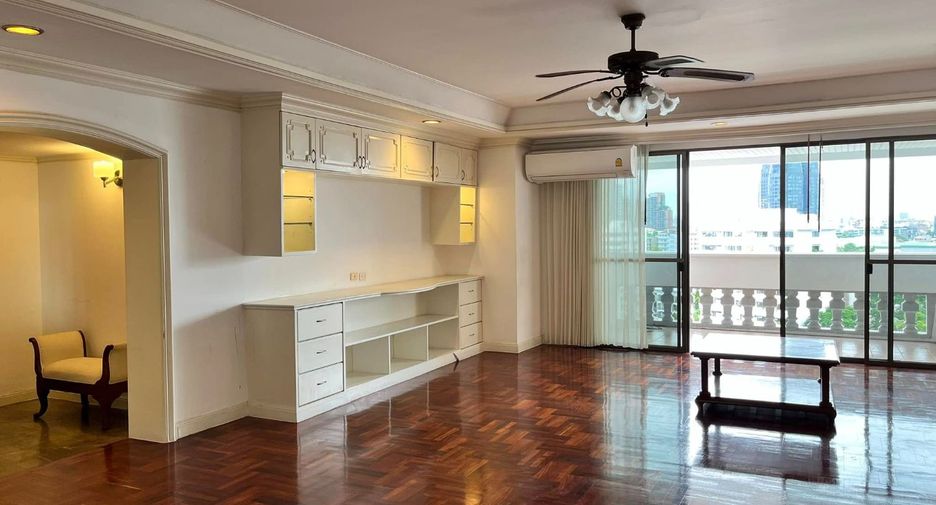 For rent 3 ベッドルーム apartment in Khlong Toei, Bangkok