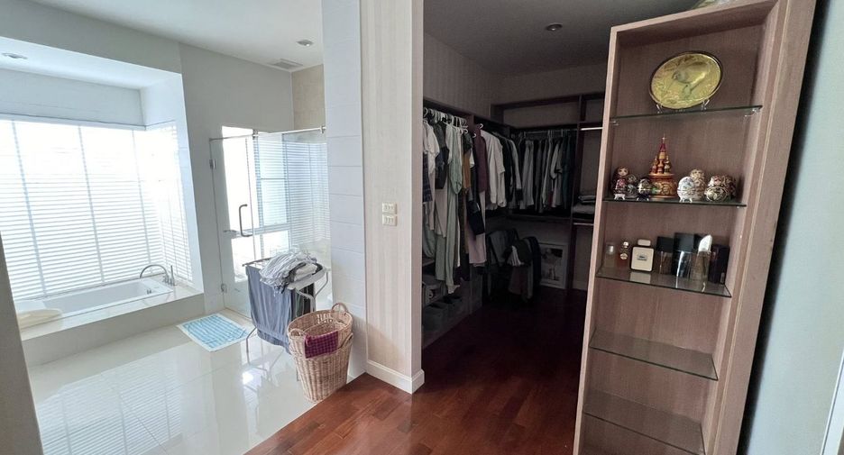 For sale 5 bedrooms house in Mueang Chiang Mai, Chiang Mai