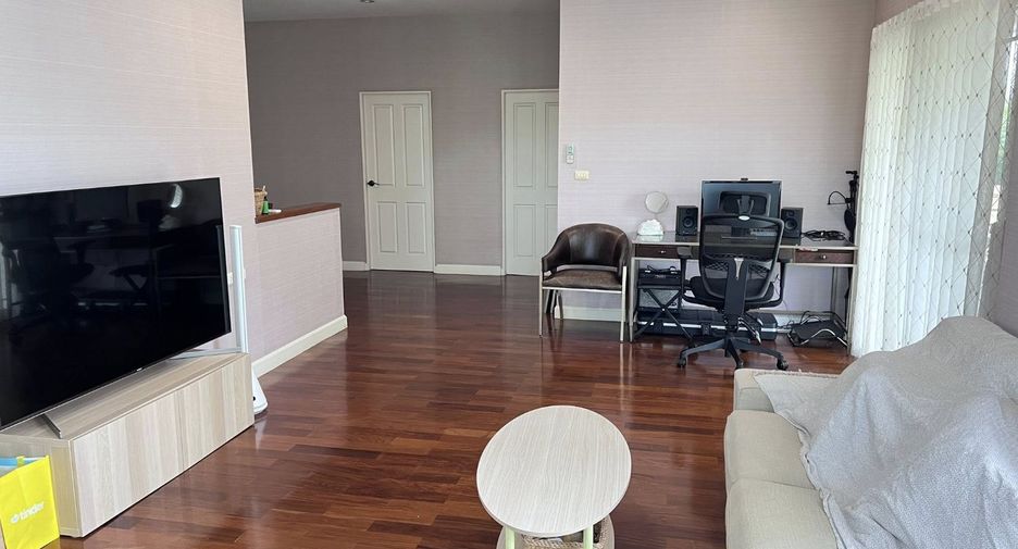For sale 5 bedrooms house in Mueang Chiang Mai, Chiang Mai