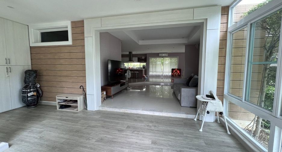 For sale 5 bedrooms house in Mueang Chiang Mai, Chiang Mai