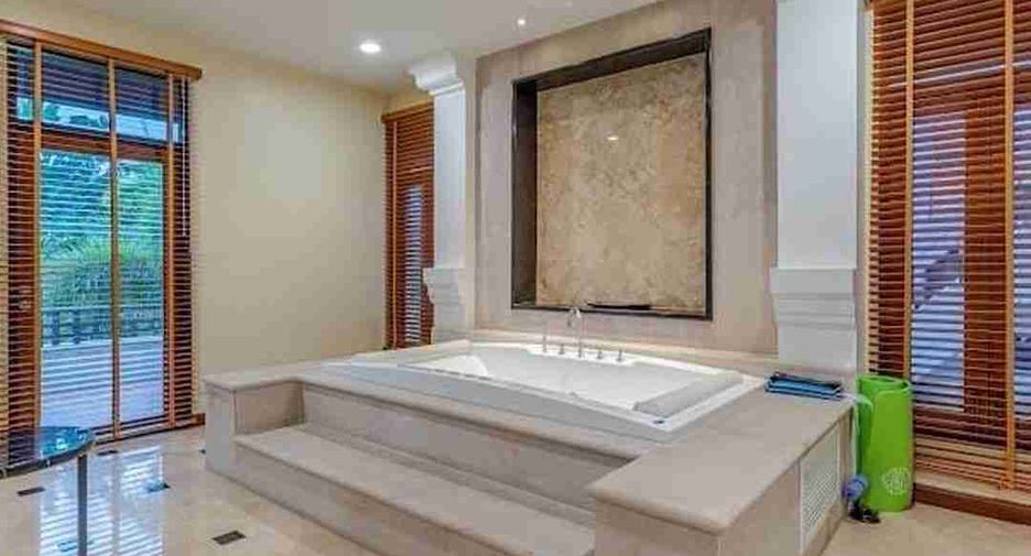 For rent 5 bedrooms villa in Sattahip, Chonburi