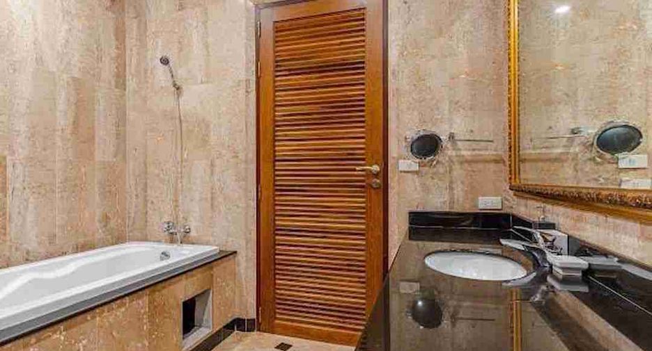 For rent 5 bedrooms villa in Sattahip, Chonburi