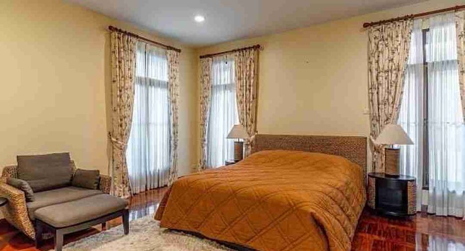 For rent 5 bedrooms villa in Sattahip, Chonburi