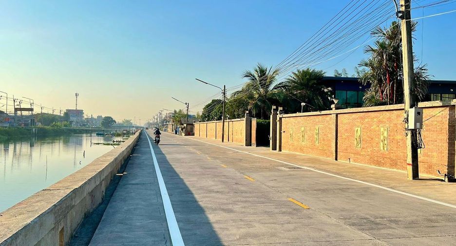 For sale 4 bedrooms house in Khlong Luang, Pathum Thani