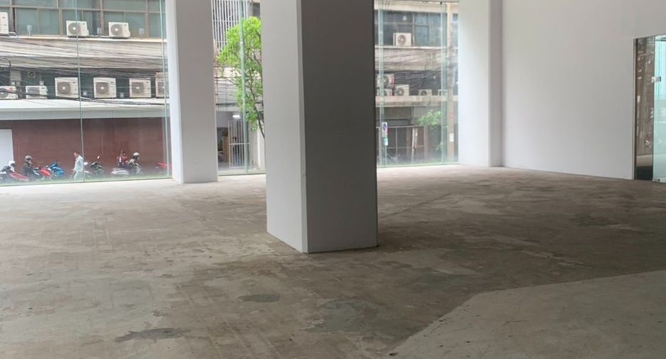 For rent retail Space in Bang Rak, Bangkok