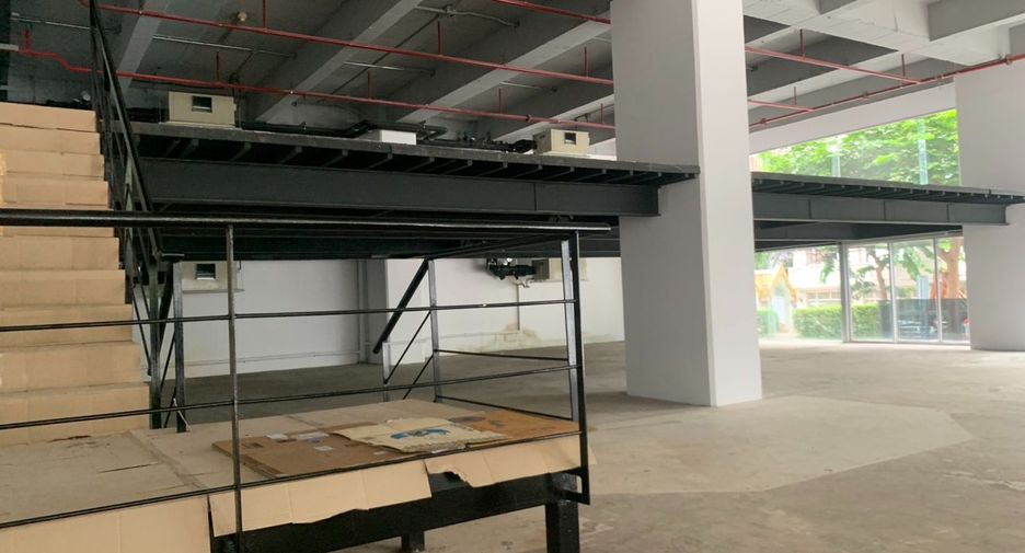 For rent retail Space in Bang Rak, Bangkok