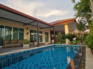 À louer 3 chambres villa à Bang Lamung, Chonburi