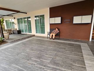 À louer 3 chambres villa à Bang Lamung, Chonburi