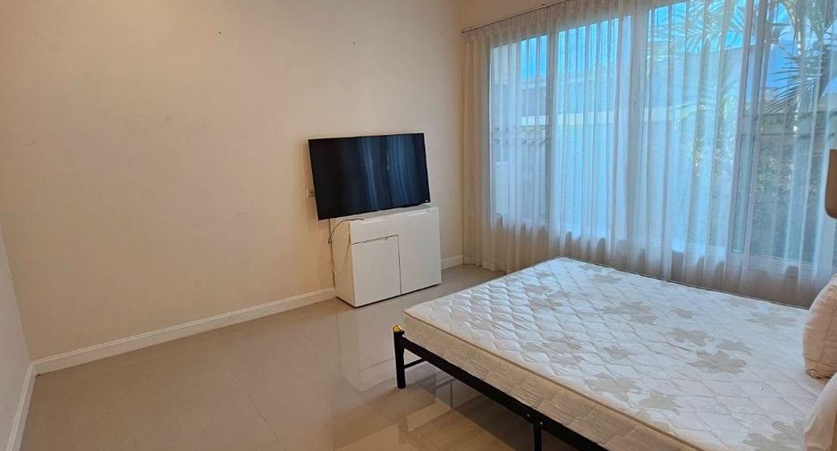 À louer 3 chambres villa à Bang Lamung, Chonburi
