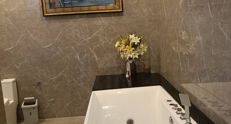 For sale 4 bedrooms house in Bang Lamung, Chonburi
