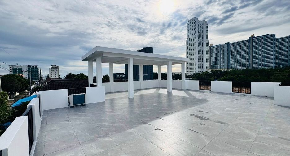 Villa zum Kauf mit 5 Zimmer in Bang Lamung, Chonburi