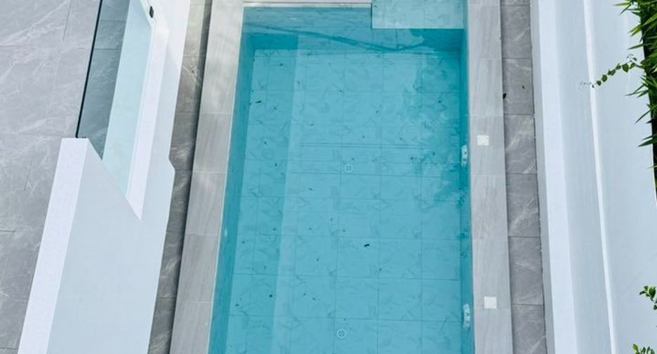 Villa zum Kauf mit 5 Zimmer in Bang Lamung, Chonburi