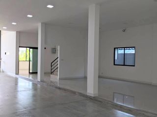 For sale 3 bed retail Space in Lam Luk Ka, Pathum Thani