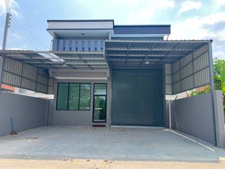 For sale 3 bed retail Space in Lam Luk Ka, Pathum Thani