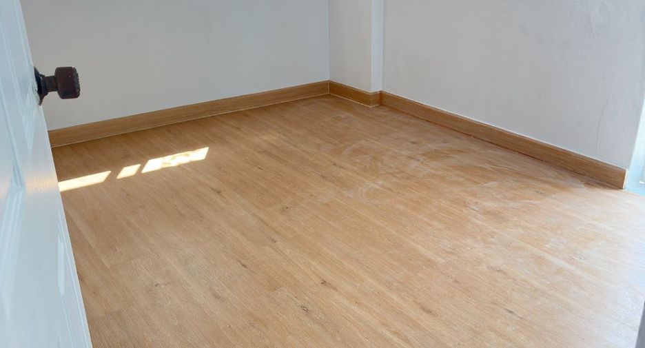 Casa en venta de 4 habitaciones en Min Buri, Bangkok