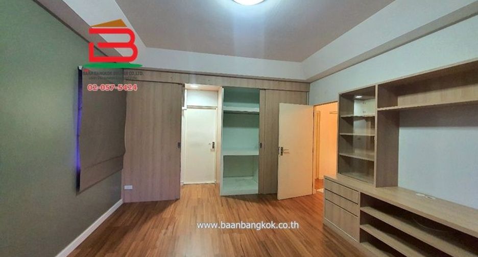For sale 3 bedrooms house in Khlong Sam Wa, Bangkok