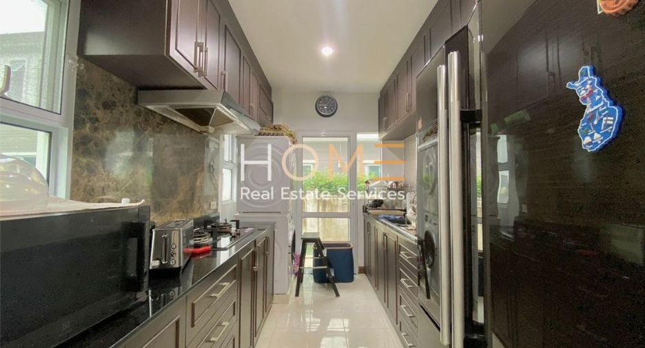 For sale 3 bedrooms house in Mueang Nonthaburi, Nonthaburi