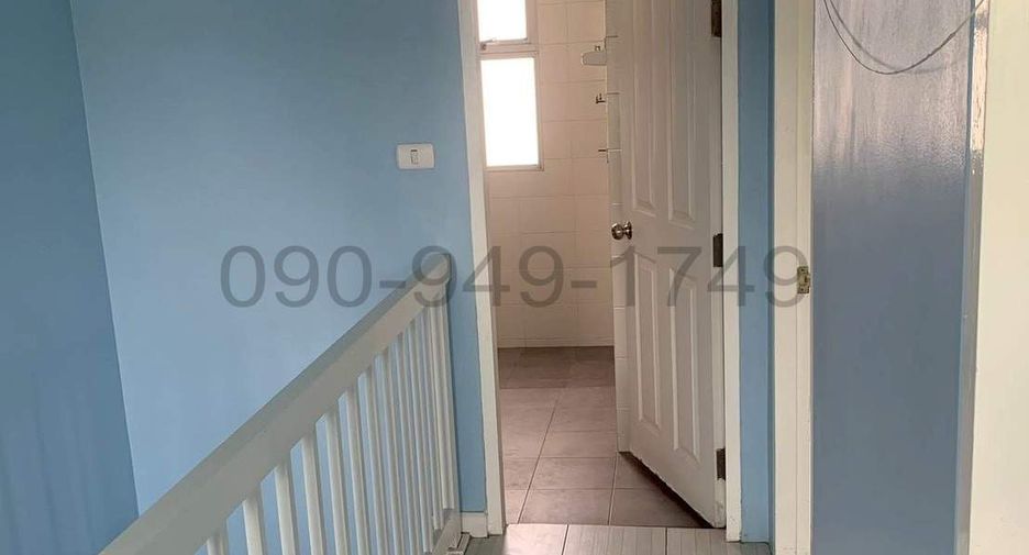 For rent 3 bedrooms townhouse in Bueng Kum, Bangkok