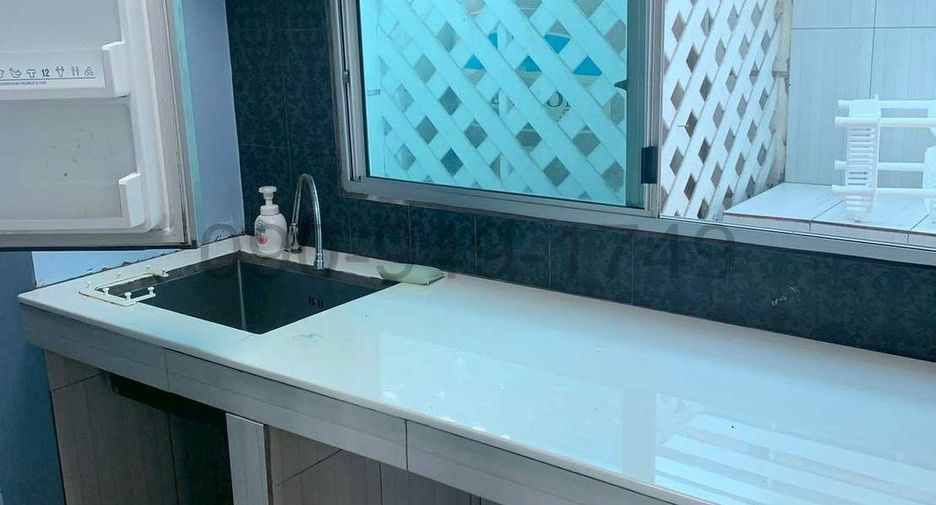 For rent 3 bedrooms townhouse in Bueng Kum, Bangkok