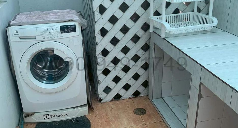 For rent 3 bedrooms townhouse in Bueng Kum, Bangkok
