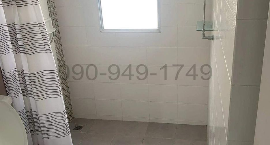 For rent 3 bedrooms townhouse in Bueng Kum, Bangkok