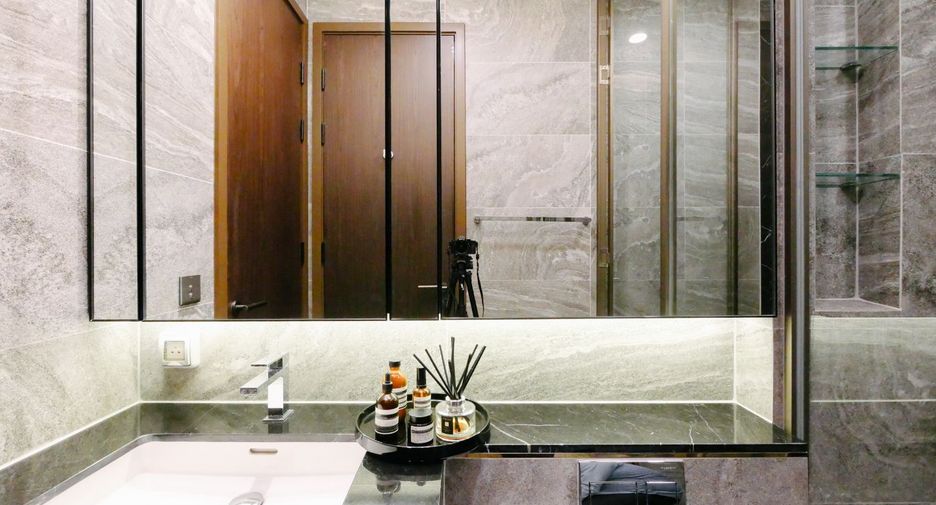 For rent 3 bed condo in Khlong Toei, Bangkok