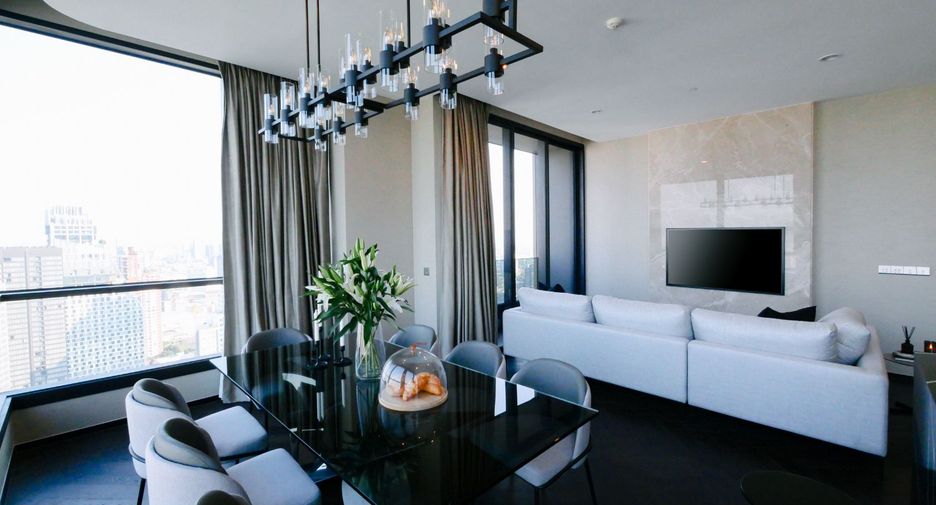 For rent 3 bed condo in Khlong Toei, Bangkok