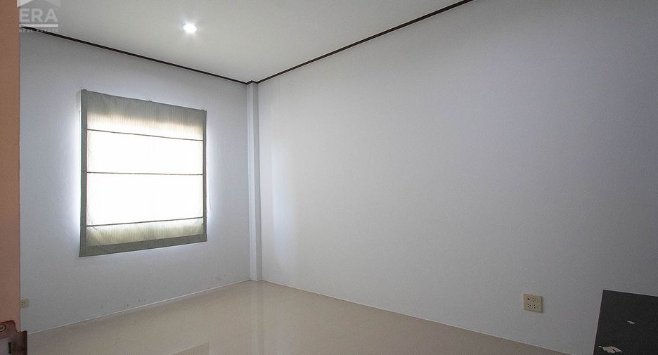 Local comercial en venta de 2 habitaciones en Mueang Rayong, Rayong