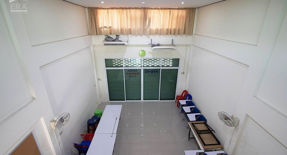 Local comercial en venta de 2 habitaciones en Mueang Rayong, Rayong