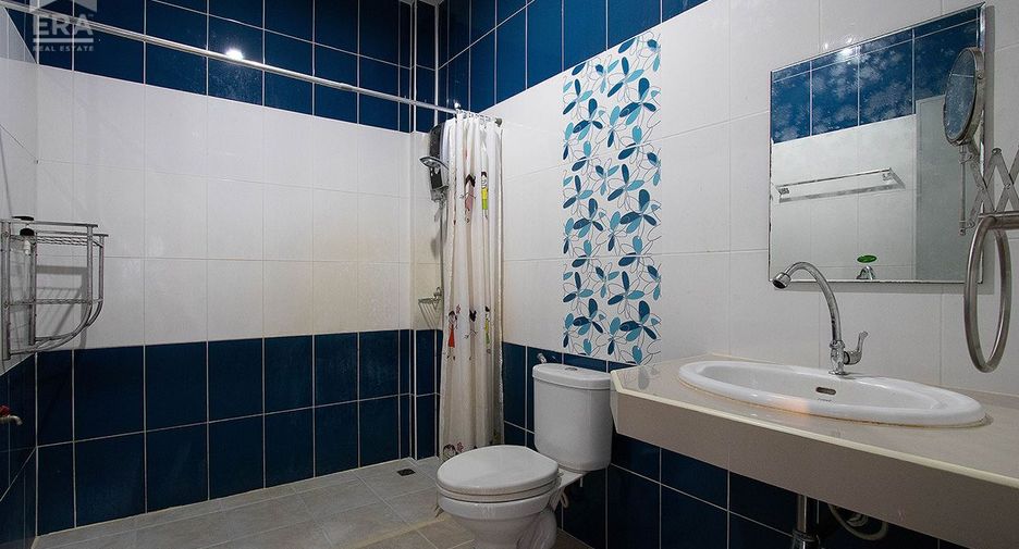 Local comercial en venta de 2 habitaciones en Mueang Rayong, Rayong