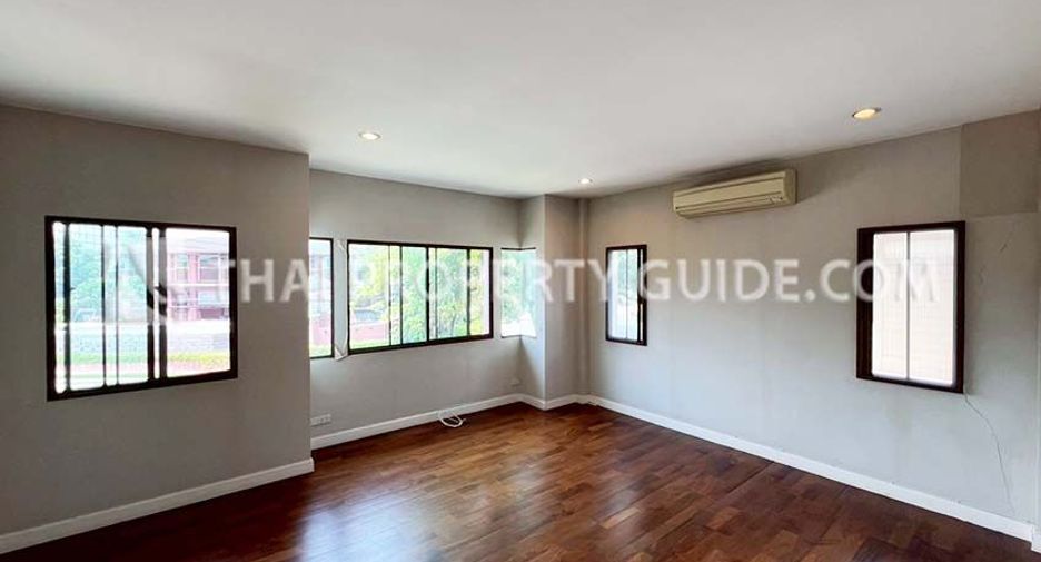 For sale 4 bedrooms house in Bang Phli, Samut Prakan