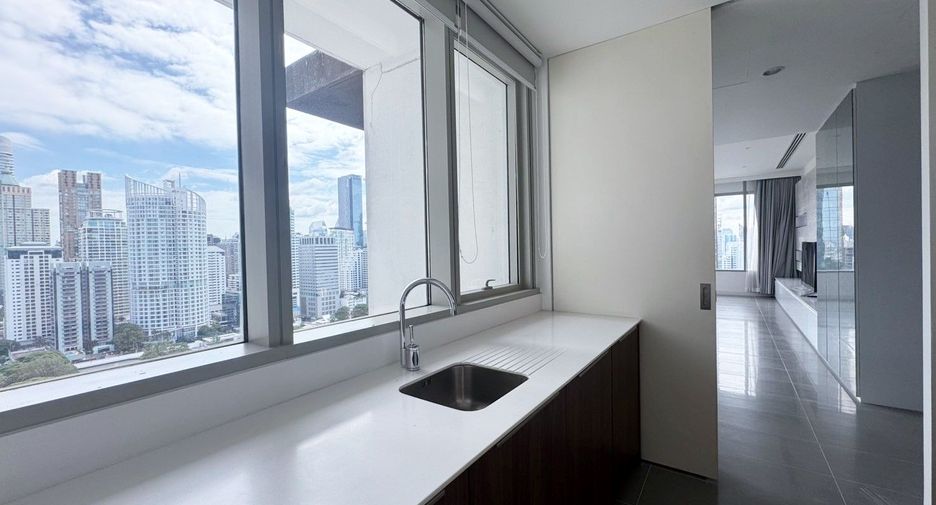 For sale 2 bedrooms condo in Pathum Wan, Bangkok