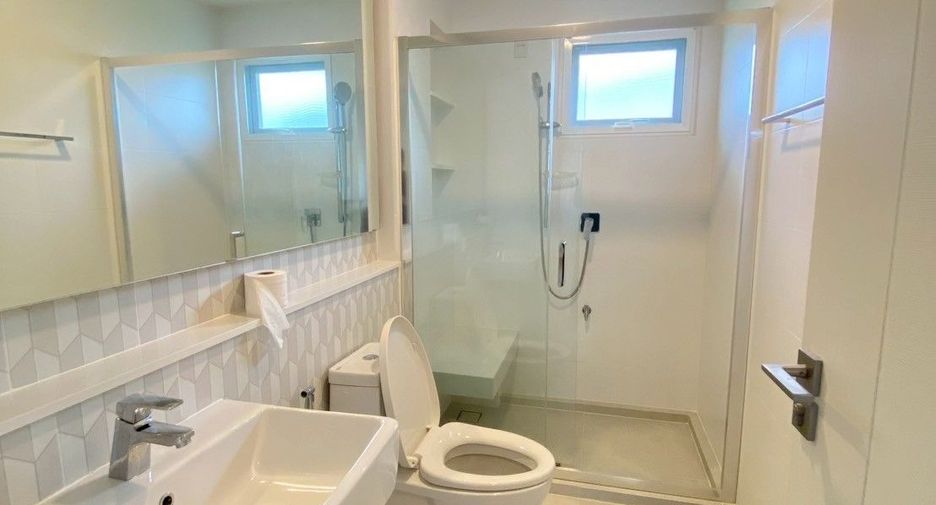 Casa en venta de 3 habitaciones en Krathum Baen, Samut Sakhon