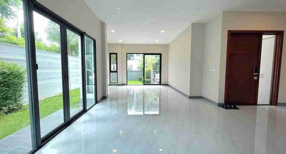 For sale 4 bedrooms house in Prawet, Bangkok