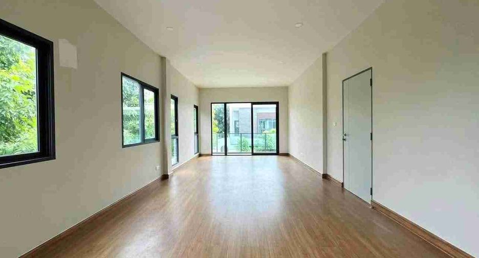 For sale 4 bedrooms house in Prawet, Bangkok