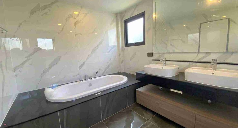 For sale 4 bedrooms house in Prawet, Bangkok