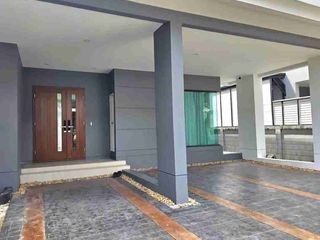 For rent 4 bed house in Mueang Nonthaburi, Nonthaburi