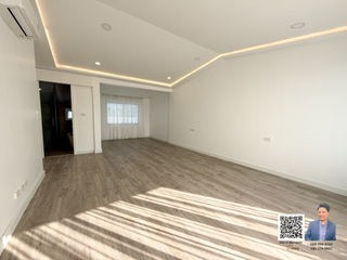 Casa adosada en venta de 4 habitaciones en Suan Luang, Bangkok