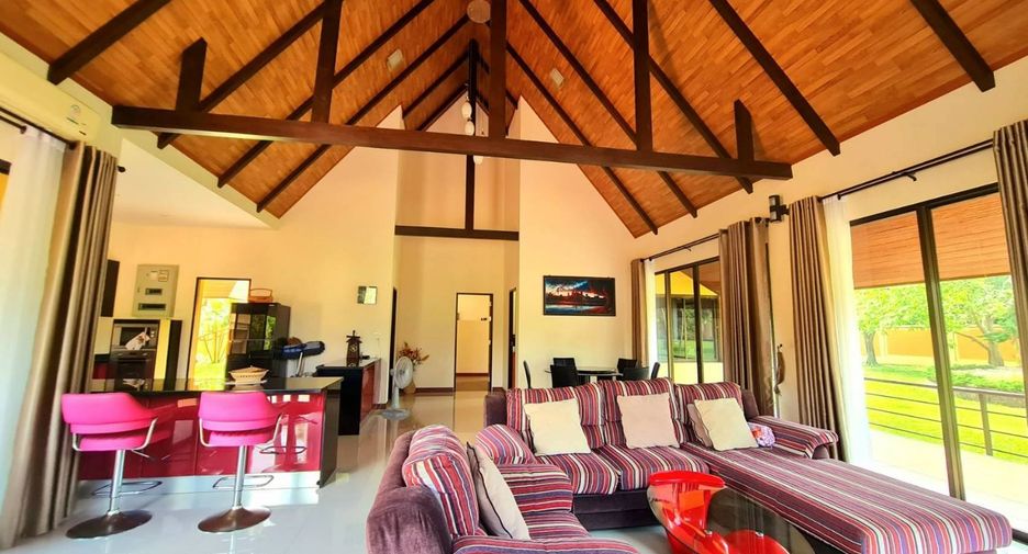 For sale 6 bedrooms house in Sattahip, Chonburi
