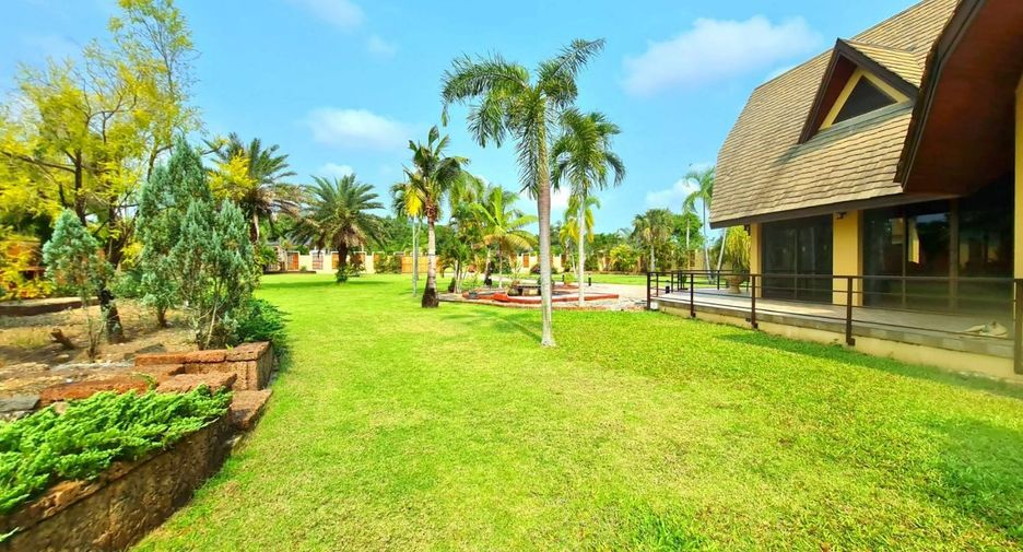 For sale 6 bedrooms house in Sattahip, Chonburi