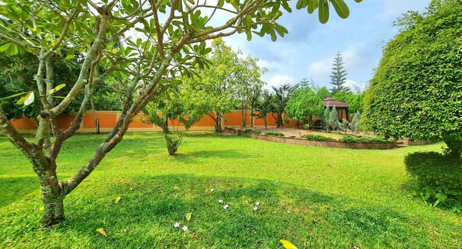 For sale 6 bedrooms house in Sattahip, Chonburi